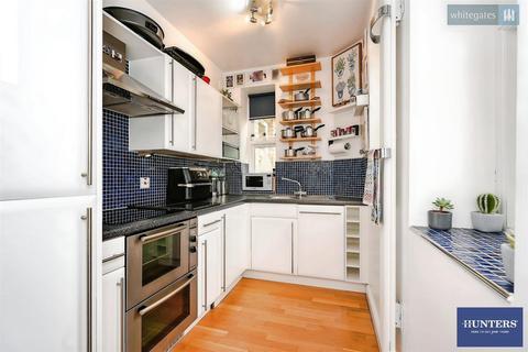 2 bedroom apartment for sale, McCrea Apartments, Emily Way, Halifax, HX1 2NS