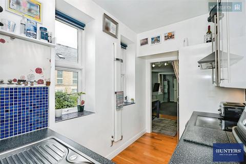 2 bedroom apartment for sale, McCrea Apartments, Emily Way, Halifax, HX1 2NS