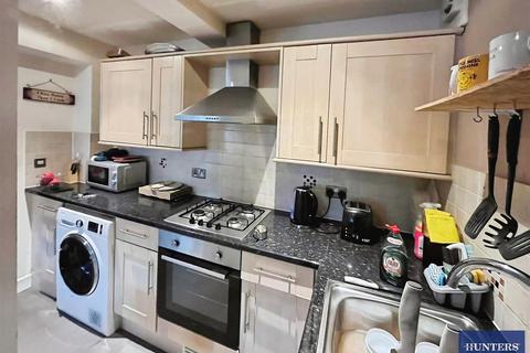 2 bedroom apartment for sale, Butlers View Boothtown, Halifax, HX3 6PB