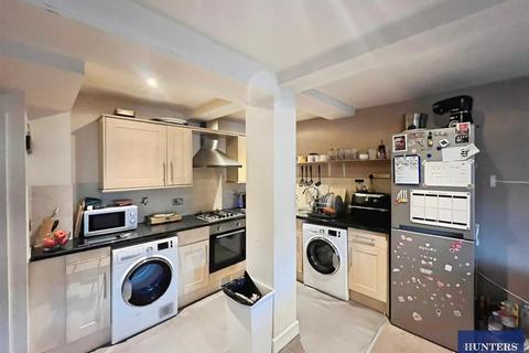 2 bedroom apartment for sale, Butlers View Boothtown, Halifax, HX3 6PB