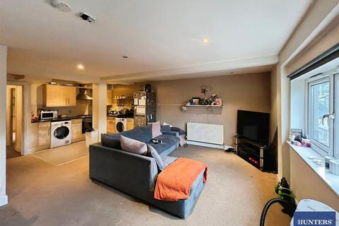 2 bedroom apartment for sale, Butlers View Boothtown, Halifax, HX3 6PB