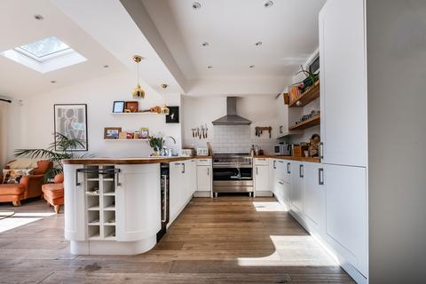 4 bedroom semi-detached house to rent, Liddell Gardens London NW10