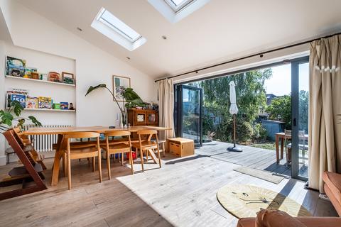 4 bedroom semi-detached house to rent, Liddell Gardens London NW10