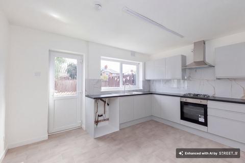 3 bedroom semi-detached house to rent, Pinewood Avenue, Thurmaston, LE4
