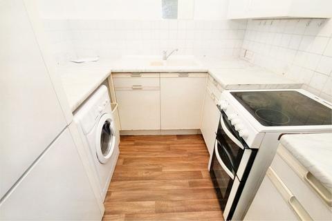 1 bedroom apartment to rent, Turnpike Lane, Uxbridge, UB10