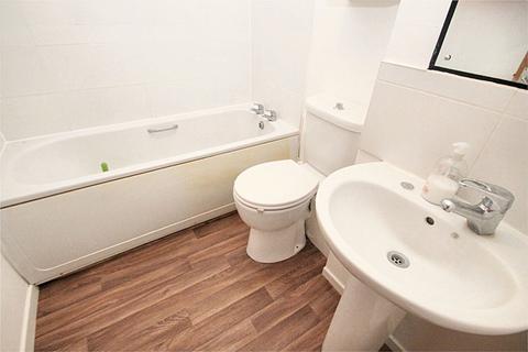 1 bedroom apartment to rent, Turnpike Lane, Uxbridge, UB10