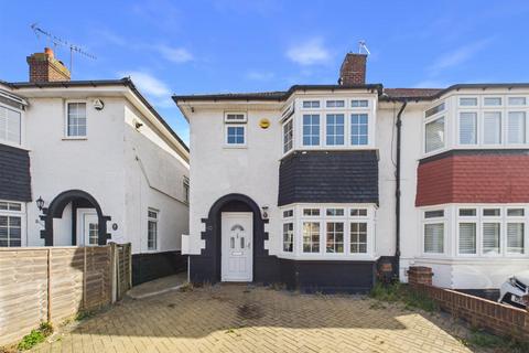 Lea Crescent, Ruislip HA4