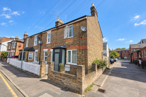2 bedroom end of terrace house for sale, Gresham Road, Brentwood
