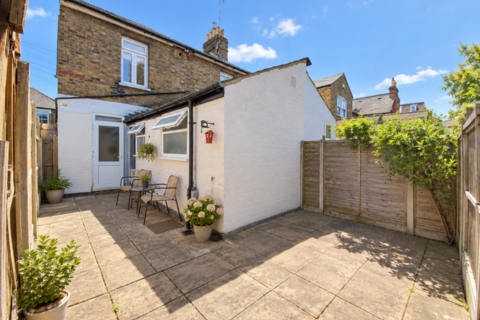 2 bedroom end of terrace house for sale, Gresham Road, Brentwood