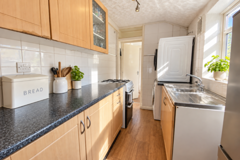 2 bedroom end of terrace house for sale, Gresham Road, Brentwood