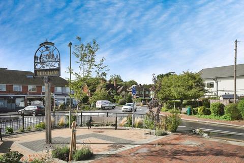 1 bedroom flat for sale, Cobham Road, Fetcham, Leatherhead, Surrey, KT22