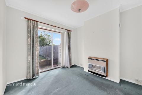 3 bedroom end of terrace house for sale, Harvest Road, Feltham