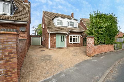 3 bedroom detached house for sale, Poplar Drive, Royston