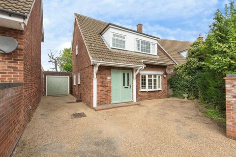 3 bedroom detached house for sale, Poplar Drive, Royston