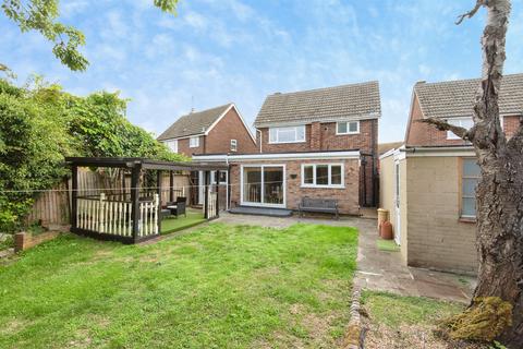3 bedroom detached house for sale, Poplar Drive, Royston