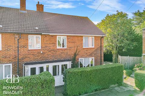3 bedroom end of terrace house for sale, Manford Cross, Chigwell, IG7