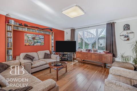 3 bedroom end of terrace house for sale, Manford Cross, Chigwell, IG7