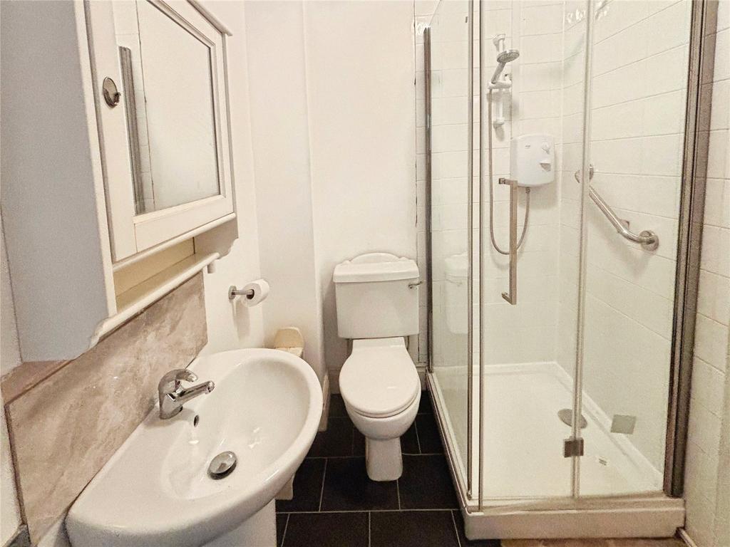 Apartment in Leicestershire - More