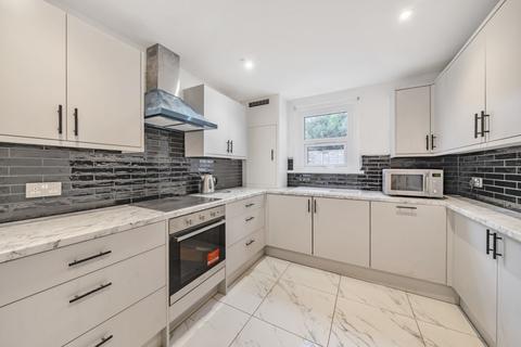 3 bedroom house to rent, Bradgate Road, London, SE6