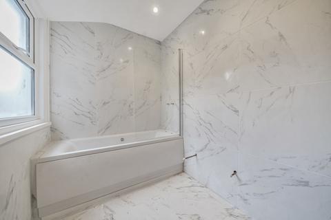 3 bedroom house to rent, Bradgate Road, London, SE6