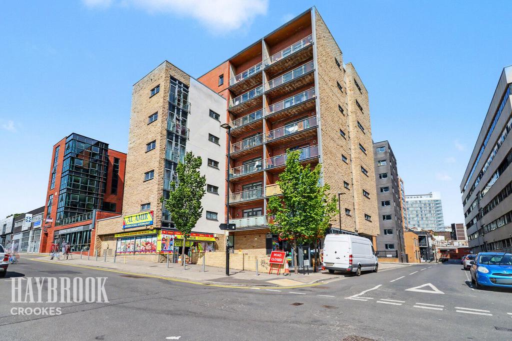 Apartment in Sheffield, Moorfoot, City Centre - View 2