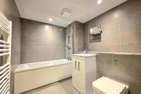 2 bedroom flat to rent, Park Road, Worsborough, S70