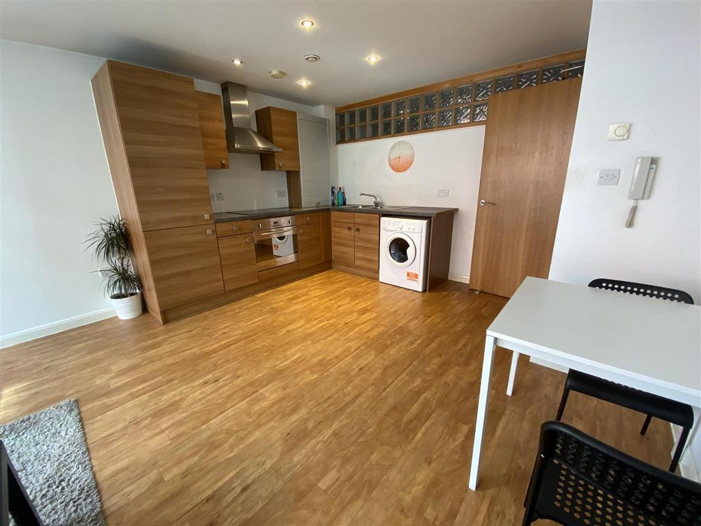 Apartment in Manchester - View 5
