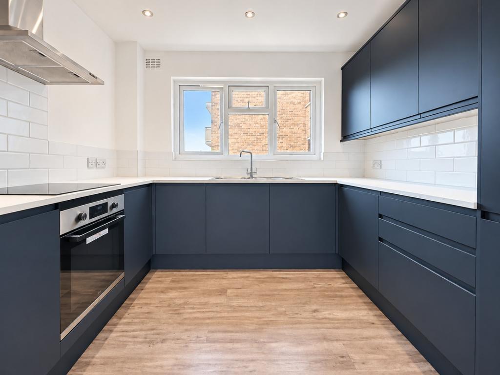 Apartment in Bournemouth - View 2