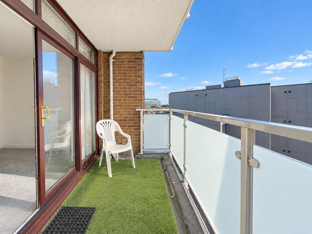 Apartment in Bournemouth - More
