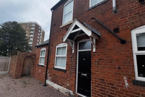 2 bedroom semi-detached house to rent, Connaught Road, Wolverhampton WV1