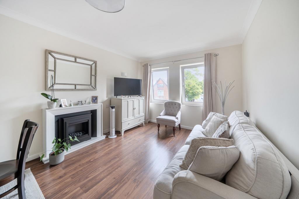 Apartment in Oxfordshire - View 3