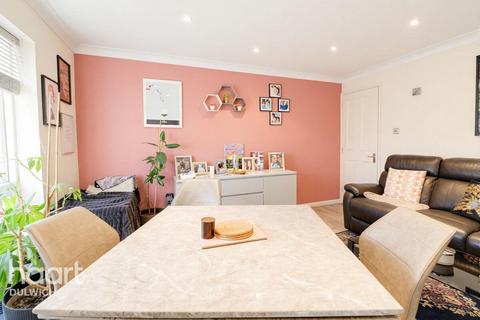 1 bedroom flat for sale, Overhill Road, London