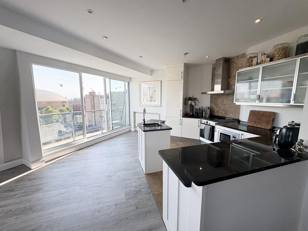 Apartment in Cardiff - View 4