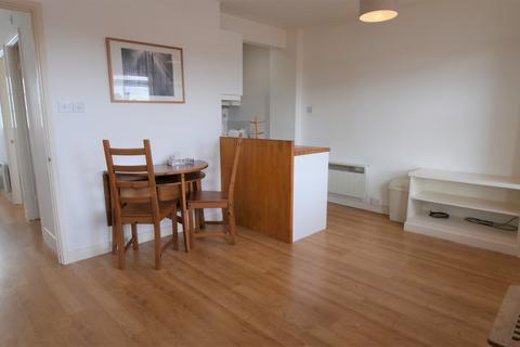1 bedroom flat to rent, Shelley House, Bishopric, Horsham, RH12