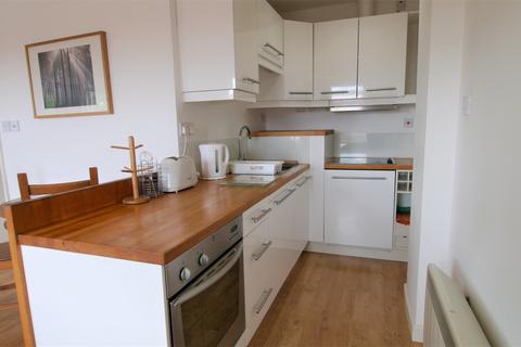1 bedroom flat to rent, Shelley House, Bishopric, Horsham, RH12
