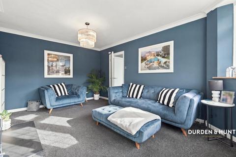 4 bedroom semi-detached house for sale, Shevon Way, Brentwood, CM14
