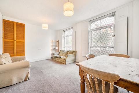 3 bedroom flat for sale, Southgate Road, Islington, London, N1