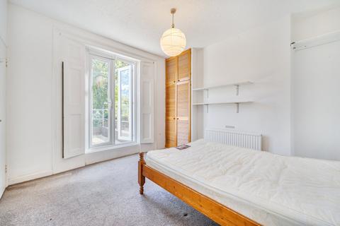 3 bedroom flat for sale, Southgate Road, Islington, London, N1