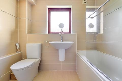 2 bedroom flat for sale, St. Stephens Place, Cambridge CB3