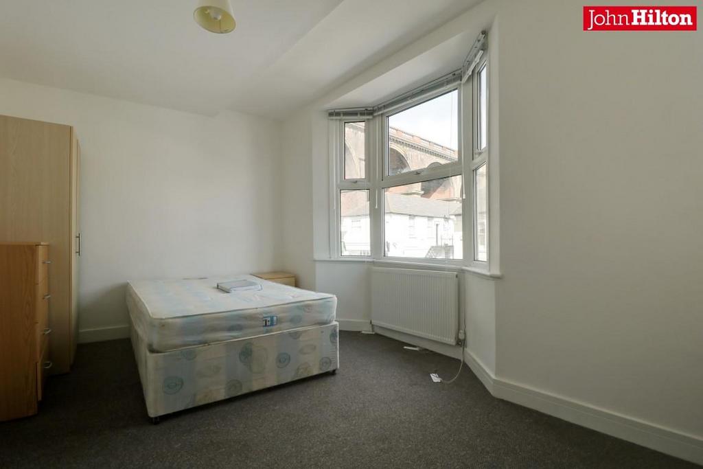 House in Brighton - View 5