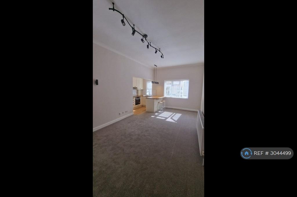 Apartment in Bournemouth, West Cliff - More