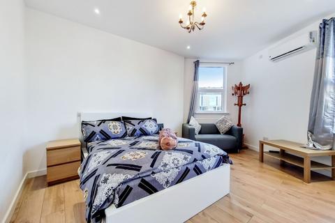1 bedroom flat for sale, Coldharbour Lane, Camberwell, London, SE5