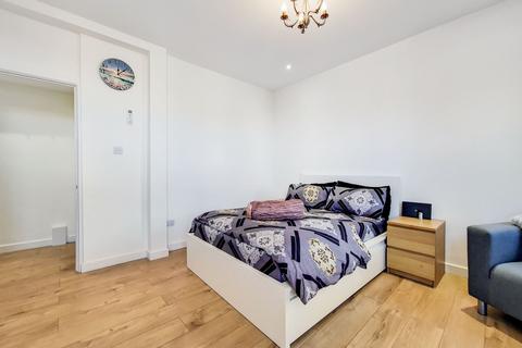 1 bedroom flat for sale, Coldharbour Lane, Camberwell, London, SE5