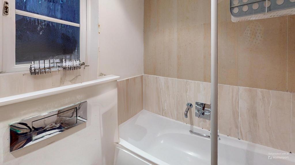 Apartment in Purfleet - View 4