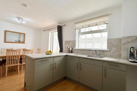 3 bedroom semi-detached house to rent, Haberlea Gardens, Darnley, Glasgow, G53