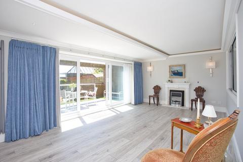 2 bedroom flat to rent, Carlton Leas, The Leas, Folkestone, Kent, CT20