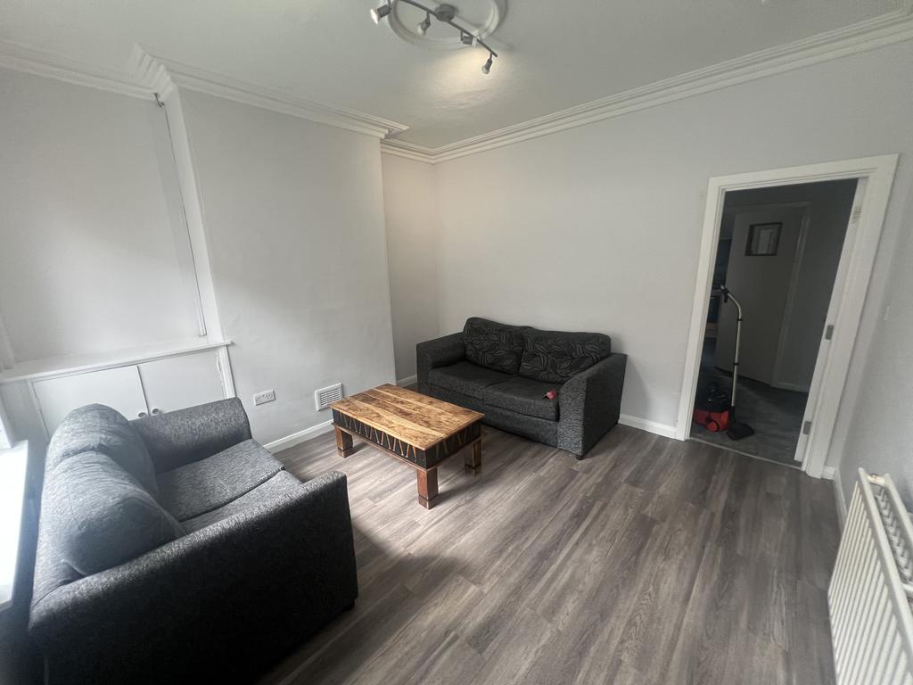 House in Nottingham - View 3