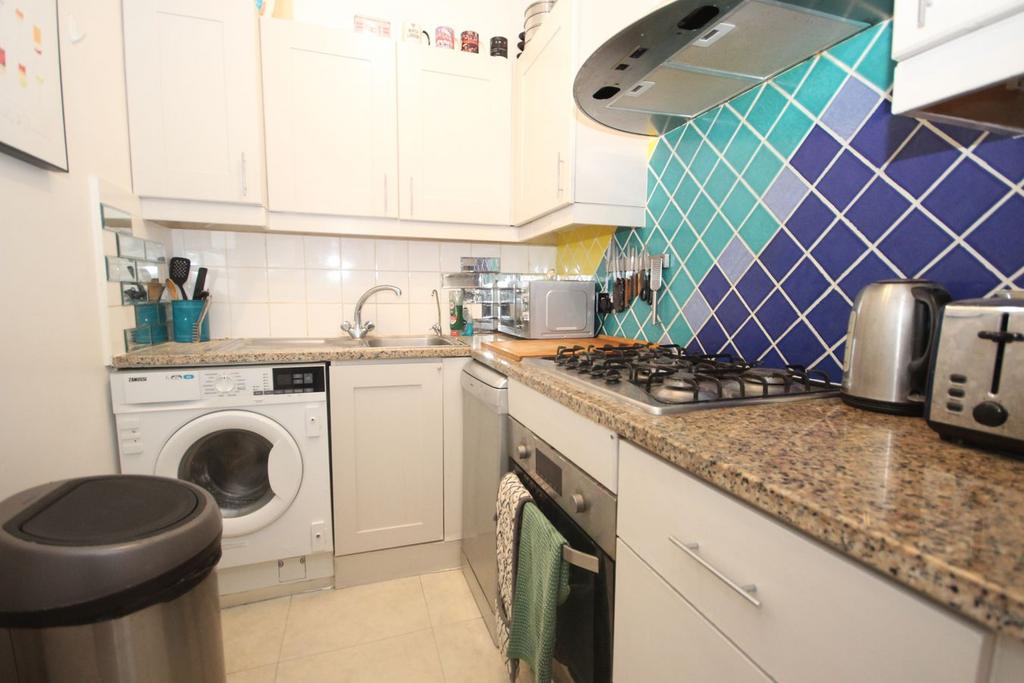 Apartment in WESTBOURNE - View 5