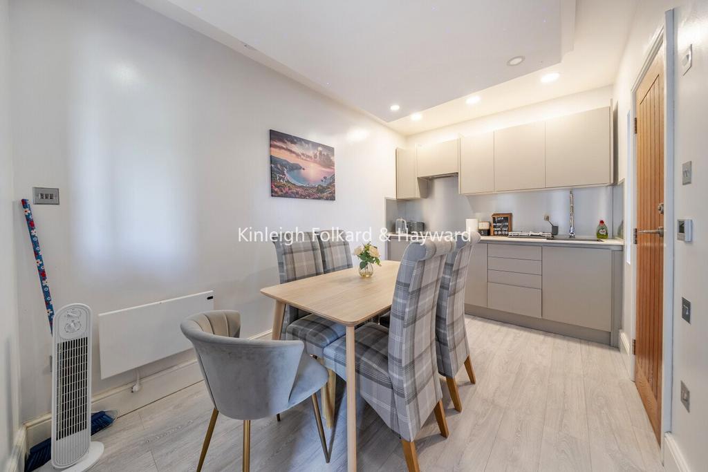 Apartment in London - View 5