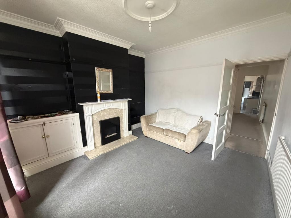 House in WIGSTON - View 2